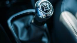 Toyota Aygo II Hatchback 5d - galeria redakcyjna (2) - dźwignia zmiany biegów