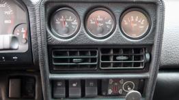 Audi Quattro 2.1 20V Turbo 306KM - galeria redakcyjna - konsola środkowa