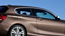 BMW serii 1 F20 - wersja 3-drzwiowa - bok - inne ujęcie
