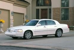 Lincoln Town Car III 4.6 V8 208KM 153kW 1998-2001