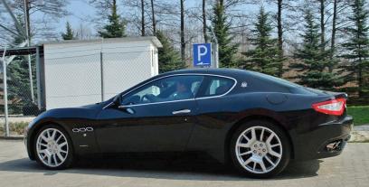 Maserati GranTurismo 4.7 i 440KM 324kW od 2007