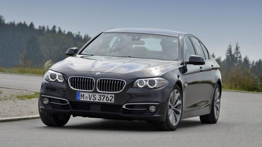 BMW Seria 5 F10-F11 Limuzyna 550i 450KM 331kW 2013
