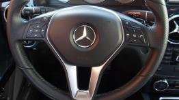 Mercedes GLK Off-roader Facelifting 350 CDI BlueEFFICIENCY 265KM - galeria redakcyjna - kierownica