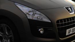 Peugeot 3008 - prawy przedni reflektor - wyłączony