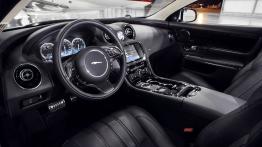 Jaguar XJ Ultimate - pełny panel przedni