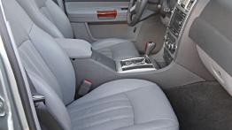 Chrysler 300C Touring - widok ogólny wnętrza z przodu