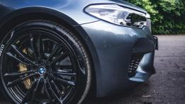 BMW M5 4.4 V8 600 KM - galeria redakcyjna - prawe przednie nadkole