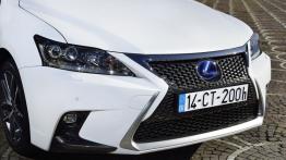 Lexus CT 200h Facelifting (2014) - grill