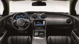 Jaguar XJ Ultimate - pełny panel przedni