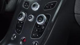 Aston Martin Vantage GT3 Special Edition (2015) - konsola środkowa