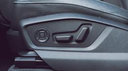 Audi Q8 50 TDI 286 KM - galeria redakcyjna (2) - widok ogólny wnętrza z przodu