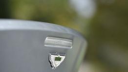 Aston Martin DB9 Facelifting Volante - emblemat