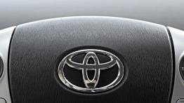 Toyota Prius IV Plug-In Hybrid - galeria redakcyjna - kierownica