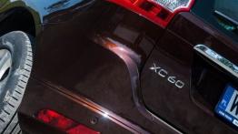 Volvo XC60 Facelifting 2.0 D4 181KM - galeria redakcyjna - tył - inne ujęcie