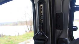 Dacia Dokker Van 1.5 dCi 90KM - galeria redakcyjna - pas bezpieczeństwa z przodu