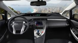 Toyota Prius Plug-in Hybrid - pełny panel przedni