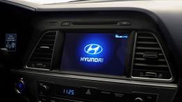Hyundai Sonata YF Facelifting Sport 2.0T (2015) - ekran systemu multimedialnego