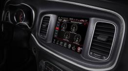 Dodge Charger Facelifting (2015) - ekran systemu multimedialnego