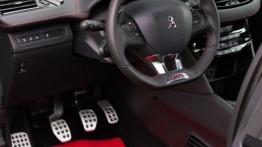 Peugeot 208 GTi 30th Anniversary Edition (2015) - kokpit