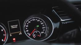 Volkswagen Touran 2.0 TDI 150 KM - galeria redakcyjna - zestaw wskaźników