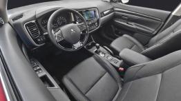 Mitsubishi Outlander III Facelifting (2016) - wersja amerykańska - pełny panel przedni