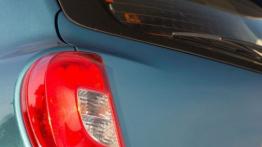 Nissan Micra K13 Facelifting (2013) - lewy tylny reflektor - wyłączony