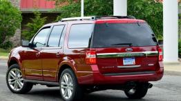 Ford Expedition III Facelifting (2015) - widok z tyłu