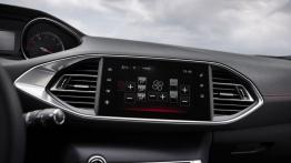 Peugeot 308 II Hatchback GTi (2016) - ekran systemu multimedialnego