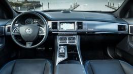 Jaguar XFR-S - pełny panel przedni