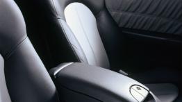 Mercedes Klasa CLK Coupe - tunel środkowy między fotelami
