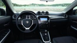 Suzuki Vitara 2015 - pełny panel przedni