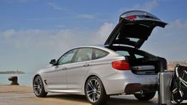 BMW 335i Gran Turismo M Sport Package (2014) - tył - bagażnik otwarty