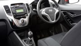 Hyundai ix20 - widok ogólny wnętrza z przodu