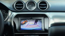Suzuki Vitara 2015 - ekran systemu multimedialnego