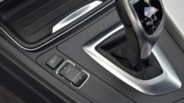BMW 335i Gran Turismo M Sport Package (2014) - panel sterowania na tunelu środkowym
