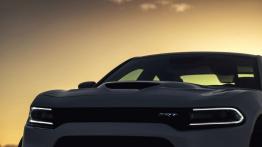 Dodge Charger SRT Hellcat (2015) - przód - reflektory włączone