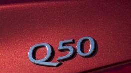 Infiniti Q50 2.0 Turbo (2014) - emblemat