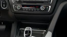 BMW 335i Gran Turismo M Sport Package (2014) - konsola środkowa