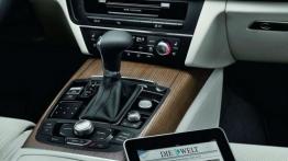 Audi A6 2011 - konsola środkowa