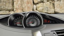 Toyota Verso Facelifting - prędkościomierz