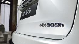 Lexus NX 300h (2014) - emblemat