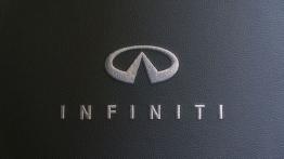 Infiniti Q50 2.0 Turbo (2014) - fotel kierowcy, widok z przodu