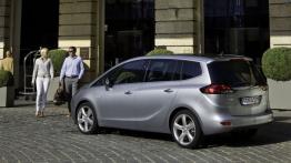 Opel Zafira III - widok z tyłu
