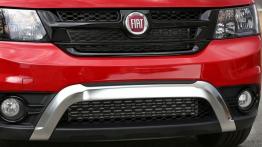 Fiat Freemont Cross (2014) - grill