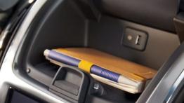 Chevrolet Cruze kombi - schowek przedni otwarty