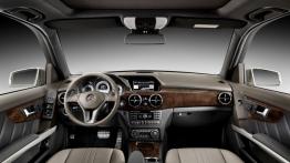 Mercedes GLK Facelifting - pełny panel przedni