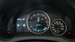 Lexus RC F (2015) - zestaw wskaźników
