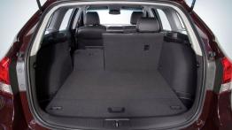 Chevrolet Cruze kombi - tylna kanapa złożona, widok z bagażnika