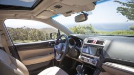Subaru Legacy VI (2015) - widok ogólny wnętrza z przodu