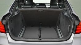 BMW 335i Gran Turismo M Sport Package (2014) - bagażnik, akcesoria